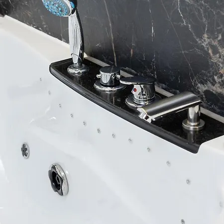 Kazimierz With Jacuzzi By Renters Prestige Apartment Krakau