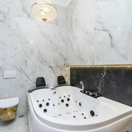 Kazimierz With Jacuzzi By Renters Prestige