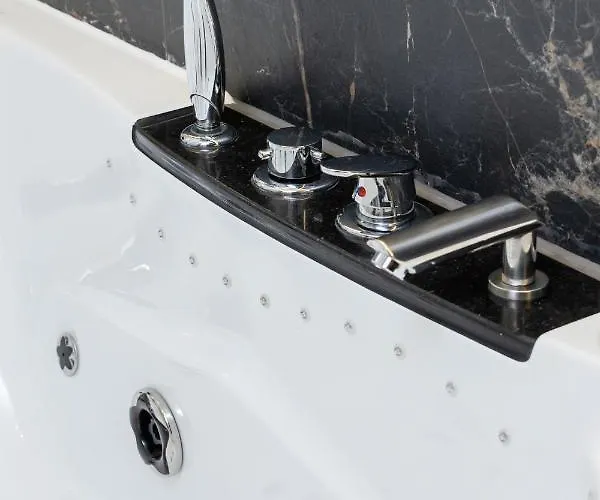 Kazimierz With Jacuzzi By Renters Prestige Apartamento Cracovia