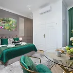 Kazimierz With Jacuzzi By Renters Prestige