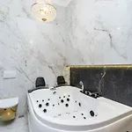 Kazimierz With Jacuzzi By Renters Prestige